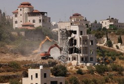 حماس: هدم منازل المقدسيين سياسة تهويدية لتهجير الفلسطينيين