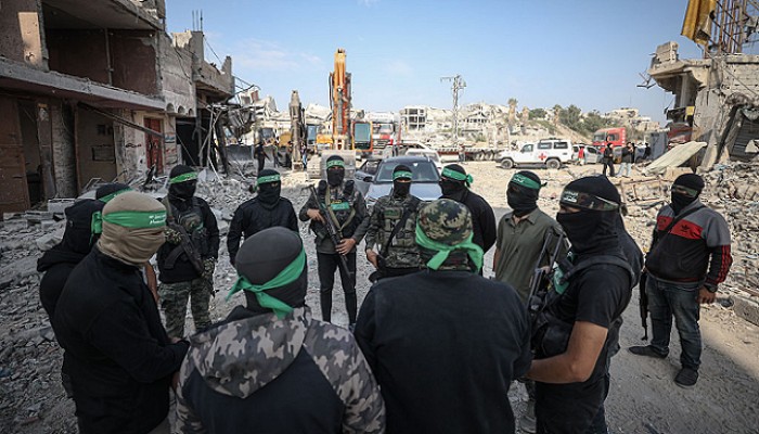 المقاومة تسلم جثة أسير صهيوني عثرت عليها جنوبي غزة