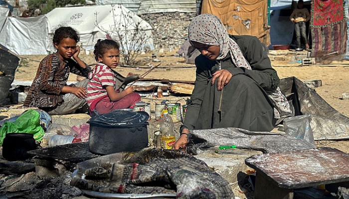 90% من سكان غزة يعتمدون على المساعدات الإنسانية