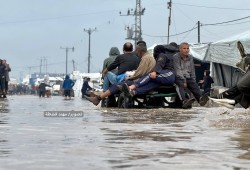 أضرار كبيرة تصيب 22 ألف خيمة للنازحين بغزة