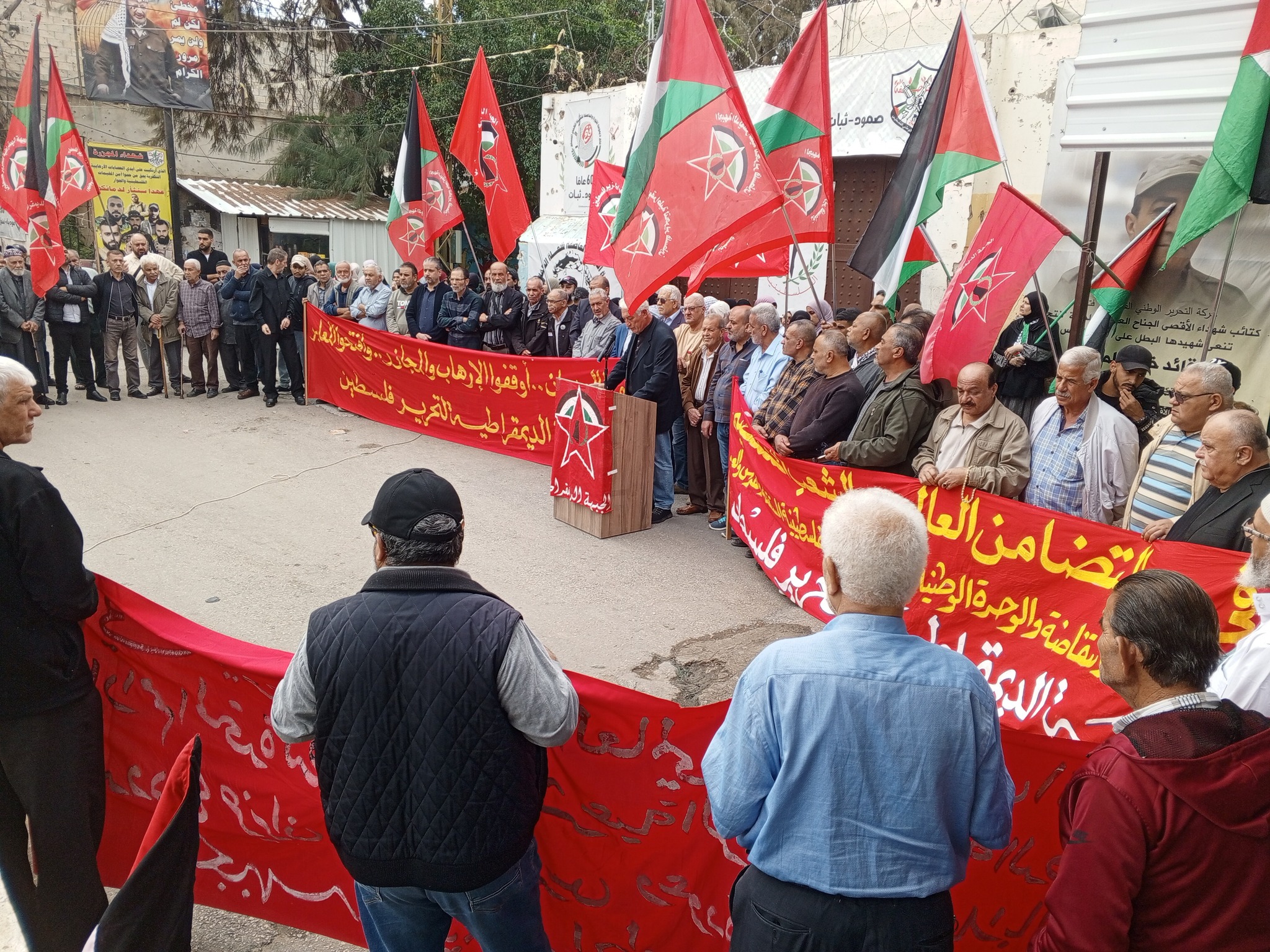 اعتصام في عين الحلوة إحياءً ليوم التضامن مع الشعب الفلسطيني