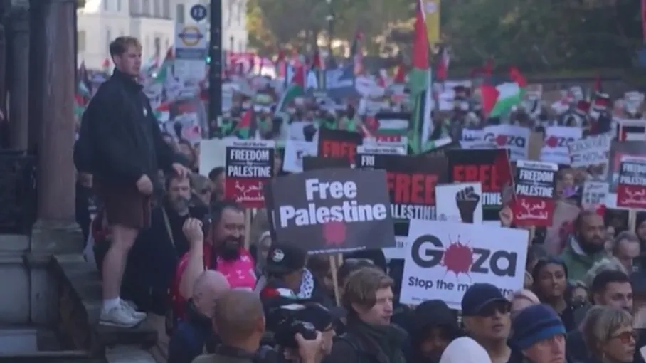 مظاهرة حاشدة بلندن في اليوم العالمي للتضامن مع الشعب الفلسطيني