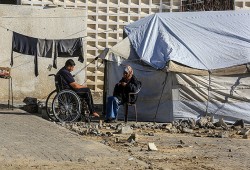 الاحتلال يواصل خروقاته لاتفاق غزة.. غارات وقصف مدفعي