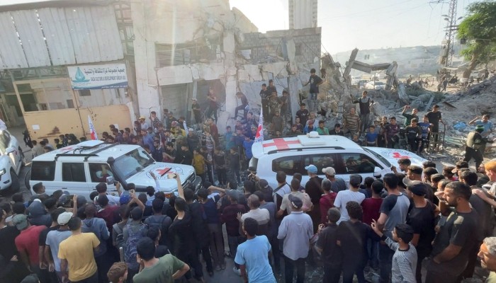 الاحتلال يفرج عن 5 أسرى من غزة بحالة صحية صعبة