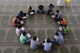 تحويل طاقات الشباب إلى مشاريع نهضوية: دور القيادة التربوية