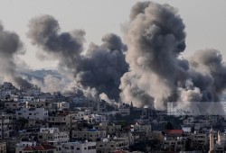 الاحتلال يقصف خان يونس وشمال وشرق غزة