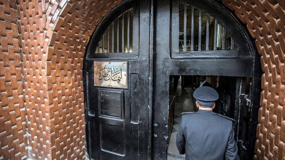 المعتقلون بسجون الانقلاب.. تدوير وعزل طويل وحرمان من الزيارة