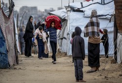 الأونروا: الشتاء القاسي بغزة يفاقم المأساة الإنسانية