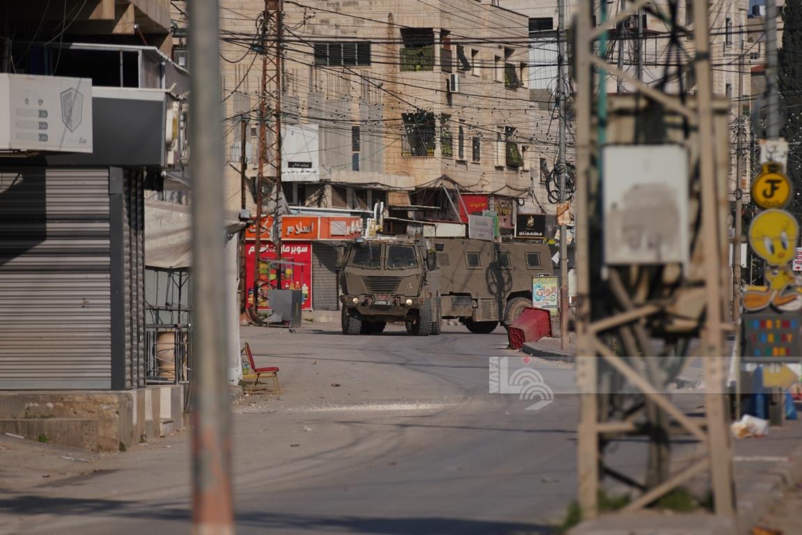 اقتحامات واسعة للاحتلال بالضفة ومواجهات واعتداءات للمستوطنين