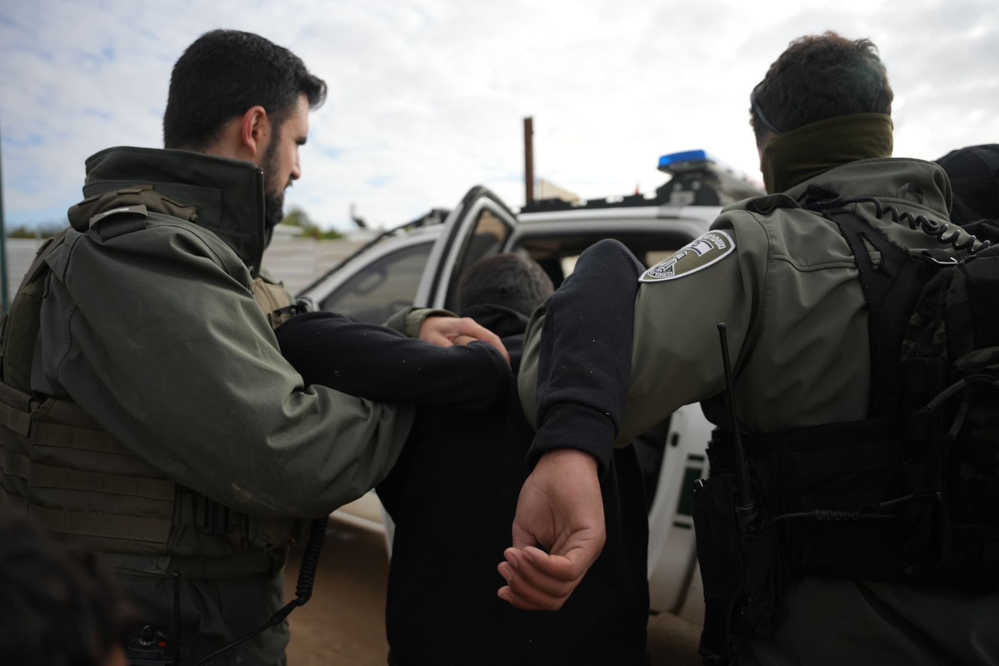 الاحتلال يعتقل 24 شاباً في النقب ويصدر 23 أمر هدم بقرية الترابين