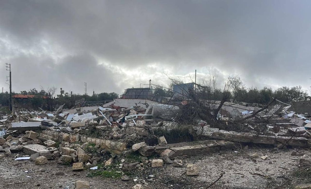 توغل صهيوني بجنوب لبنان وتفجير منزل في بلدة يارون