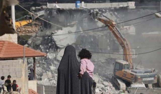 الاحتلال يهدم منزلاً في سلفيت ويمنع بناء منشآت بقلقيلية