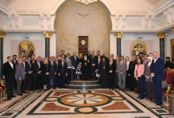 بطريرك الروم الأرثوذكس يحذّر من التوسع الاستيطاني بالضفة