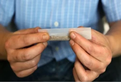 قضاء الانقلاب يبرئ مروجي الحشيش الاصطناعي.. تدمير شباب مصر!