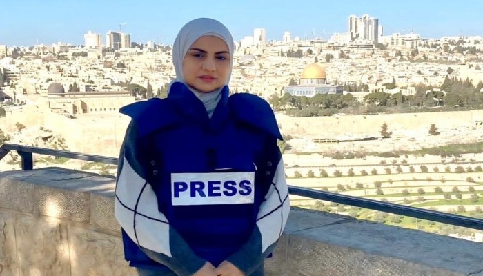 الاحتلال يبعد صحفية مقدسية عن الأقصى ستة أشهر