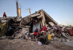 حماس: القصف المتواصل على غزة استخفاف بجهود الوسطاء