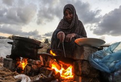 المطبخ المركزي بغزة يغلق أبوابه.. القلق  يعم آلاف العائلات