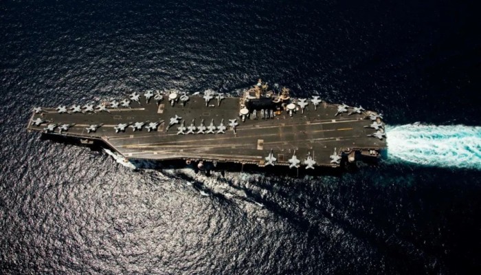 إيران تستهدف حاملة الطائرات لينكولن ووسط تل أبيب