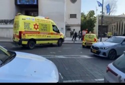 إصابة مسئول صهيوني بعملية طعن قرب تل أبيب