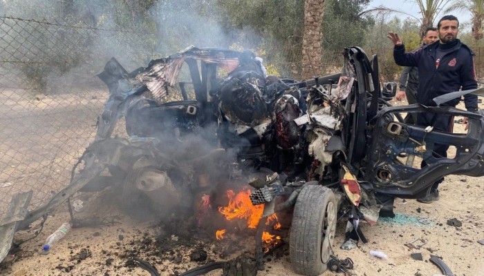 8 شهداء بقصف الاحتلال مركبة شرطية  وسط غزة