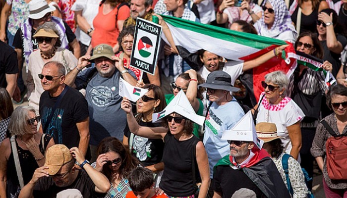 محاكمة داعمين لفلسطين في بريطانيا.. والدفاع: القضية مسيسة