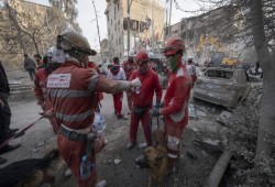 قصف متبادل بين إيران والكيان الصهيوني برغم حديث المفاوضات