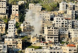 الاحتلال يفجّر منزل عائلة الشهيد محمود العقاد في نابلس