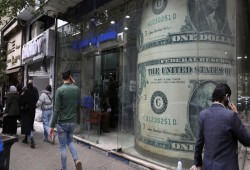 الدولار يواصل الارتفاع ويتجاوز.54.6 جنيها