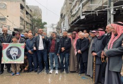 وقفة بمخيم البريج ضد أي مساس بالأسرى في سجون الاحتلال