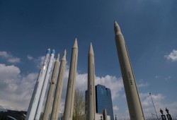 إيران تهدد بقصف دول في المنطقة رداً على ضرب بنيتها التحتية