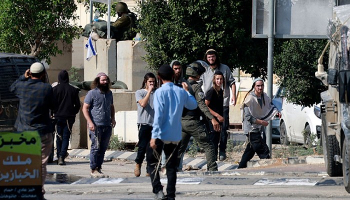 مستوطنون صهاينة يهاجمون بلدة ترمسعيا