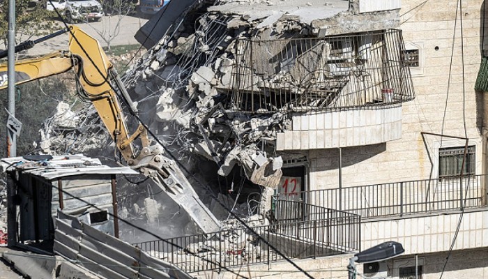 الاحتلال يهدم 13 منشأة سكنية وزراعية في القدس