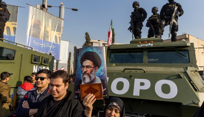 إيران تفرض رسوما لعبور مضيق هرمز والمفاوضات تجمدت