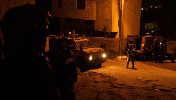 الاحتلال يشن حملة اعتقالات بالضفة واعتداءات للمستوطنين