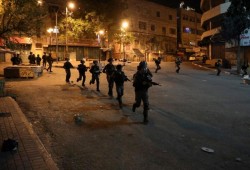 الاحتلال يشن حملة دهم واعتقالات في الضفة والقدس