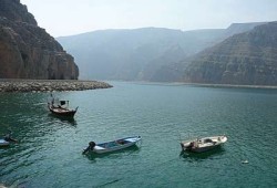 إيران تغلق مضيق هرمز بسبب خرق الصهاينة للاتفاق