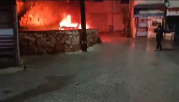 صهاينة يشعلون النار بمنشآت وممتلكات فلسطينية بالضفة