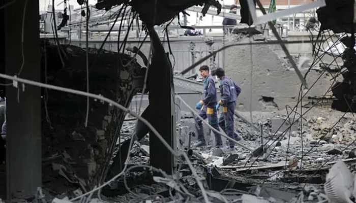 ضربات أمريكية على إيران والحرس الثوري يقصف أهدافا بالخليج