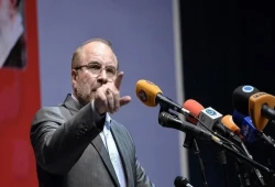 إيران تعلق المفاوضات مع أمريكا وتعلن استعدادها للدفاع عن النفس