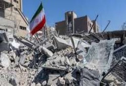 تجدد القصف الأمريكي على إيران وترامب: نضرب بقوة