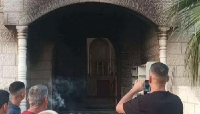 صهاينة يحرقون مسجدين في نابلس وطولكرم