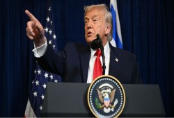 إيكونوميست: ترامب أمام خيارات سيئة في مضيق هرمز