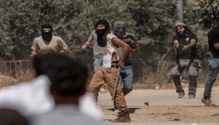 هجوم للمستوطنين يصيب 5 فلسطينيين قرب رام الله