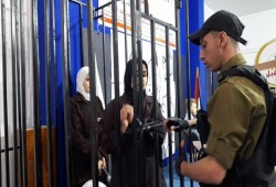 معاناة أسيرتين من الجرب والقمع والعزل بسجن الدامون الصهيوني