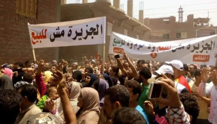 مظاهرة حاشدة لأهالي جزيرة الوراق تهتف: مش هنسيب بيوتنا